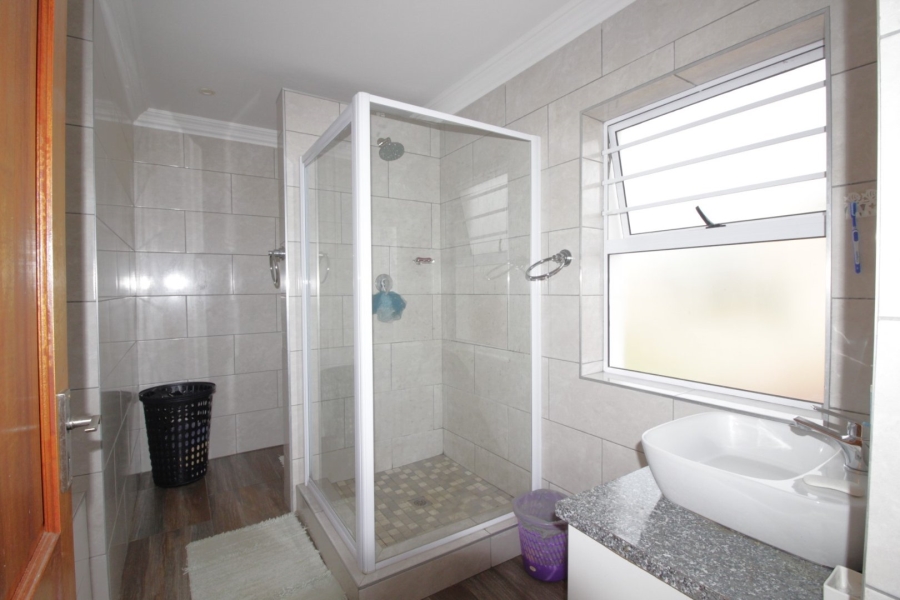 3 Bedroom Property for Sale in Wavecrest Eastern Cape